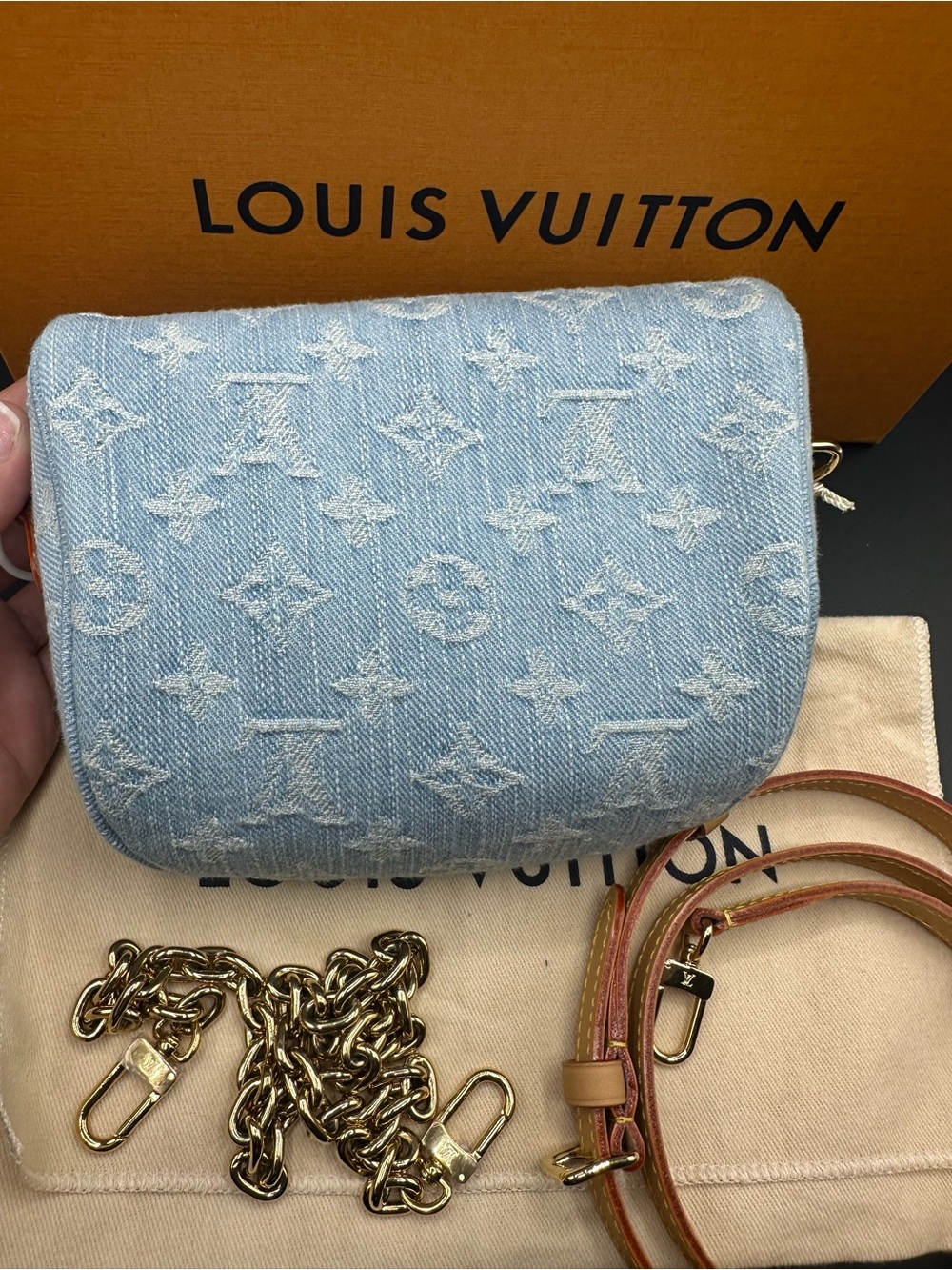 Louis Vuitton Denim mini bumbag - Picture 6 of 13